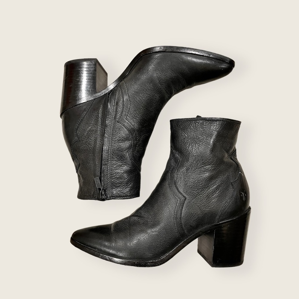 Frye Flynn Short Zip Fall/Winter Black Leather Heeled Chic Everyday Ankle Bootie - Picture 9 of 15